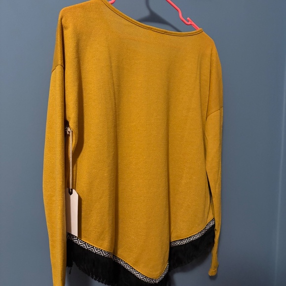 Southwestern vibe sweater - Picture 5 of 5